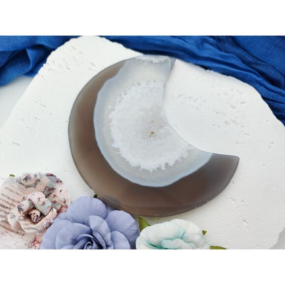 Large Druzy Agate Flat Moon Crystal Carving - Picture 3 of 6